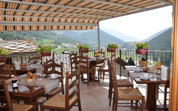 Mont Velan Chambres & Restaurant Saint-Oyen Exterior foto