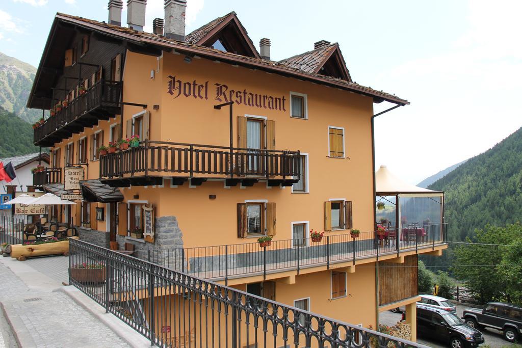 Mont Velan Chambres & Restaurant Saint-Oyen Exterior foto